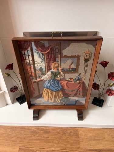 Vintage wooden fire - fire, screen