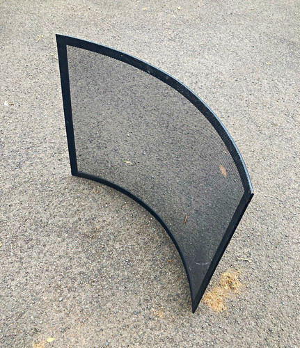 Curved black mesh metal - black,
