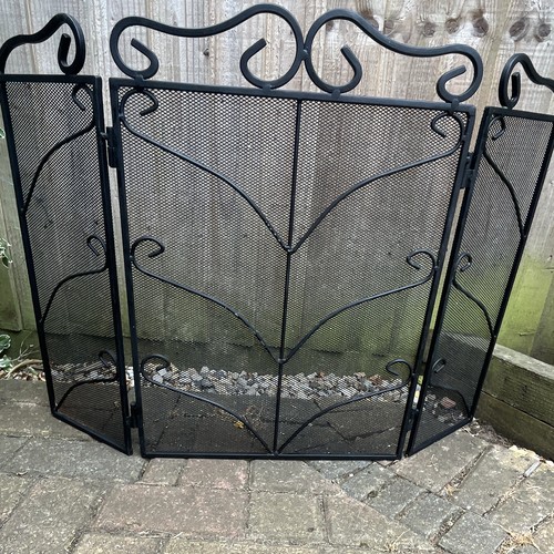 Black metal mesh folding - metal,