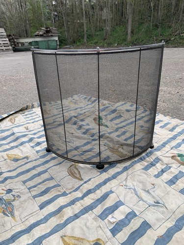 Medium sized curved - sized, metal